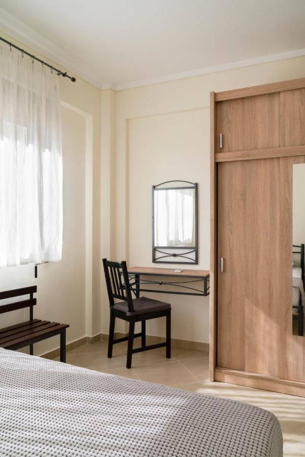 Alexandros Maisonettes & Apartments 尼亚·蒙达尼亚 外观 照片